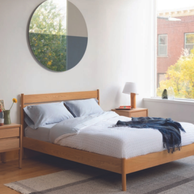 EQ3 Monarch King Bed with Deluxe Slats c- Oak