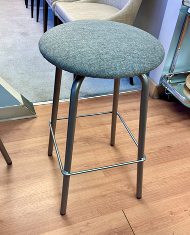 Asterisk Table & 4 Button Swivel Stools in Magnetite/Concrete/Floeberg - Image 2